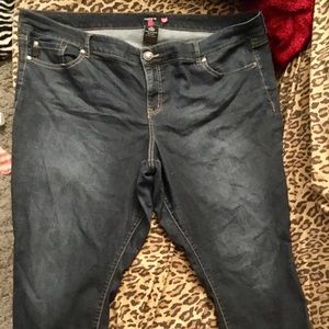 Torrid Capri jeans s:26